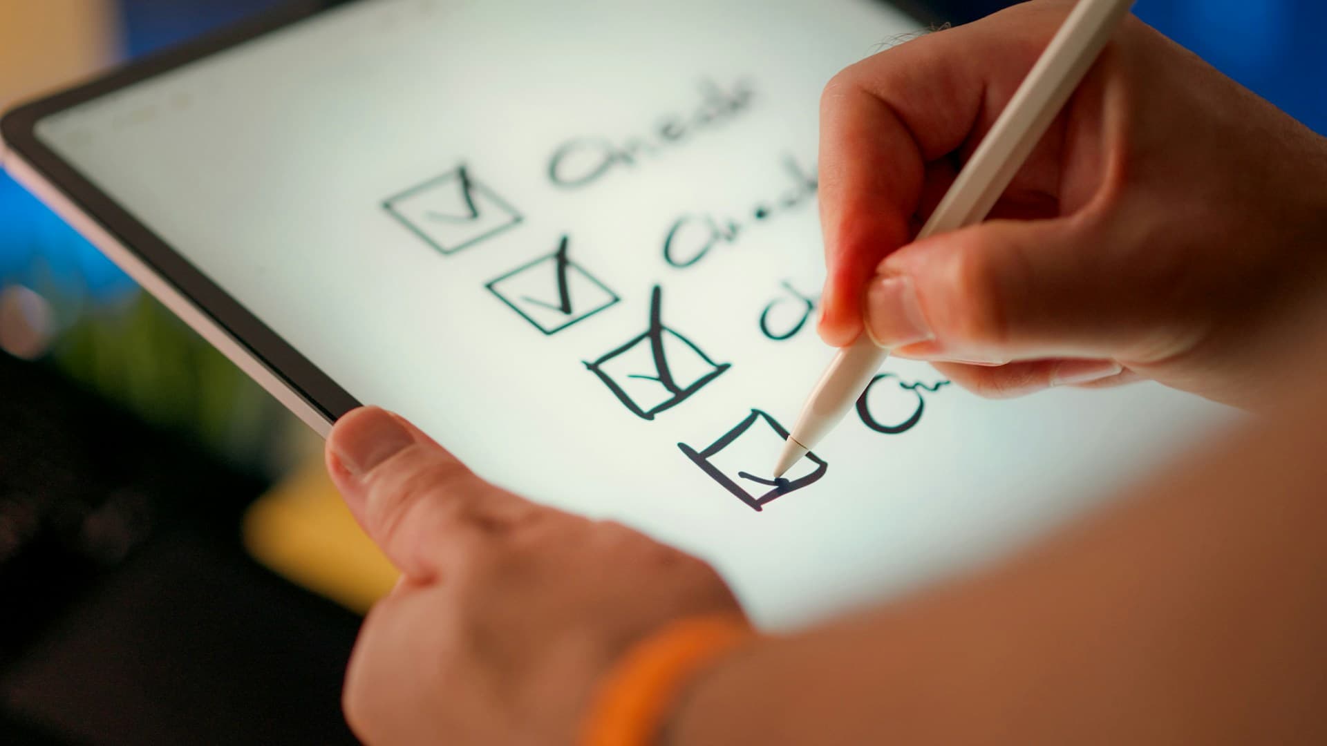 Checklist các mục trước khi ký hợp đồng online
