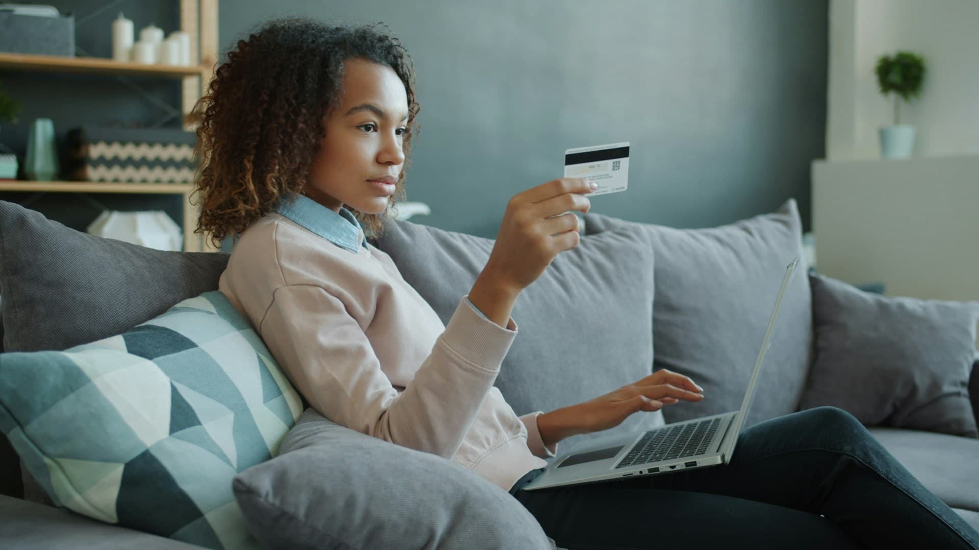 EKYC thay đổi cách vay tiền nhanh online